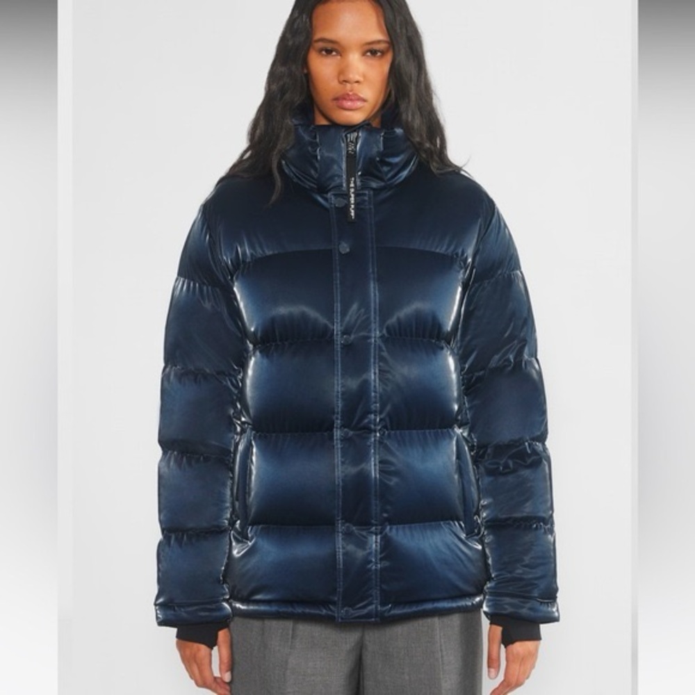 Aritzia Super Puff Mid lenght in liquid shine admiral blue